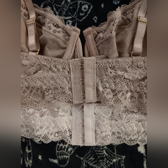 Lace Bustier Bra - Picture 9 of 12